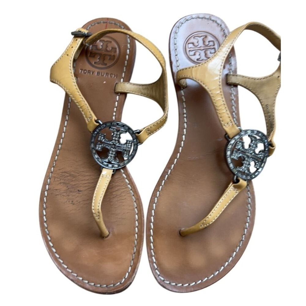 Tory‎ Burch thong sandal with gem logo size 6